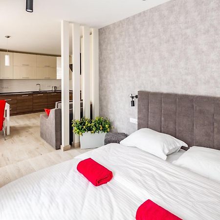 Апартаменти З Парковкою Leopoli Esterno foto